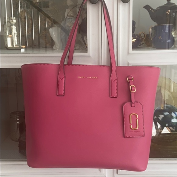 Marc Jacobs Handbags - Marc Jacobs tote